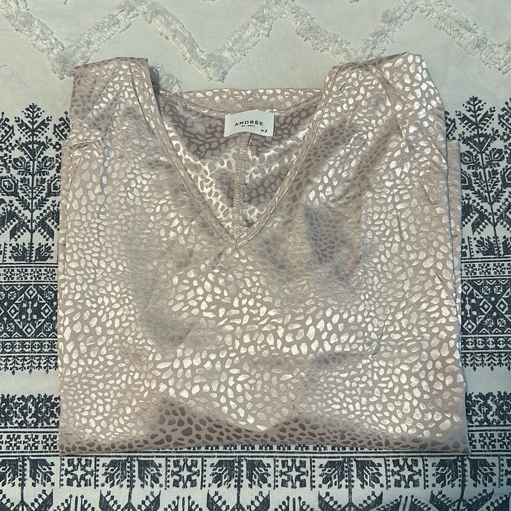 Boutique Andree by Unit poncho top
